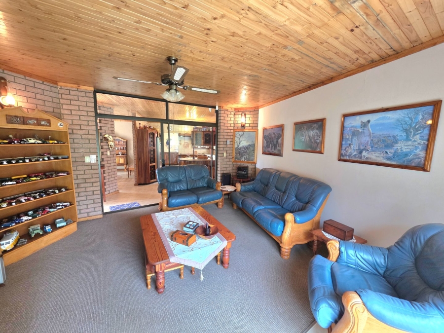 To Let 4 Bedroom Property for Rent in Reitz Free State